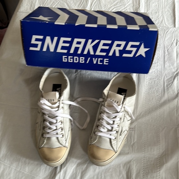 Golden Goose Sneakers - Picture 2 of 5